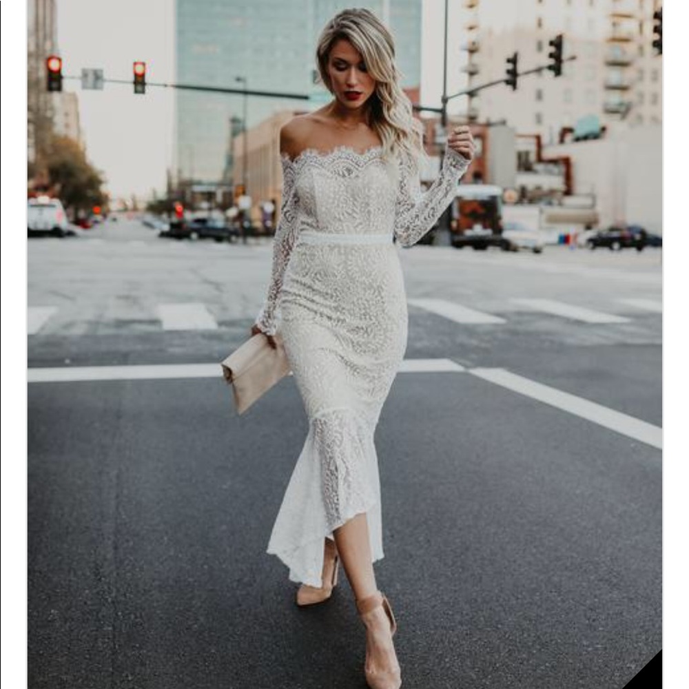 VICI Elegance Lace Trumpet Dress